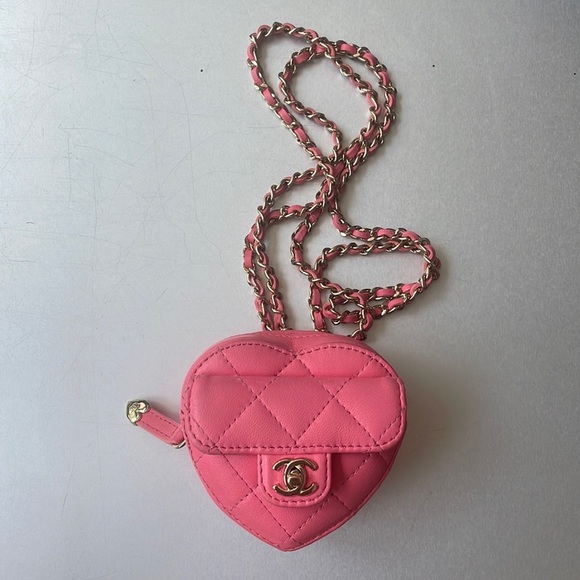 NWT Chanel Pink Heart Bag with Gold Hardware - Picture 1 of 7